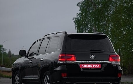 Toyota Land Cruiser 200, 2017 год, 6 550 000 рублей, 8 фотография