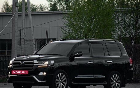 Toyota Land Cruiser 200, 2017 год, 6 550 000 рублей, 15 фотография