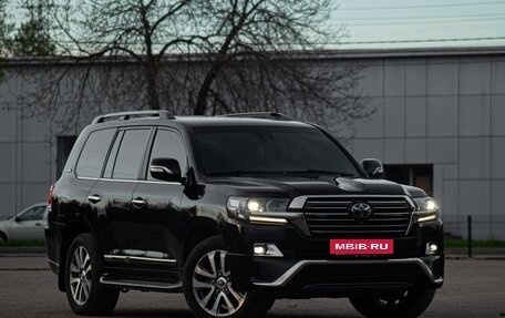 Toyota Land Cruiser 200, 2017 год, 6 550 000 рублей, 9 фотография