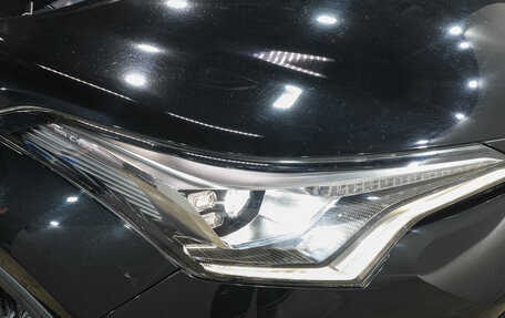 Toyota C-HR I рестайлинг, 2018 год, 2 349 000 рублей, 11 фотография