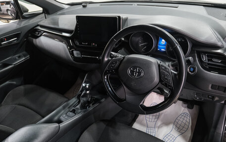 Toyota C-HR I рестайлинг, 2018 год, 2 349 000 рублей, 16 фотография