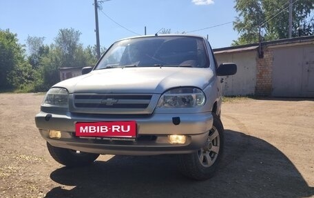 Chevrolet Niva I рестайлинг, 2004 год, 290 000 рублей, 2 фотография