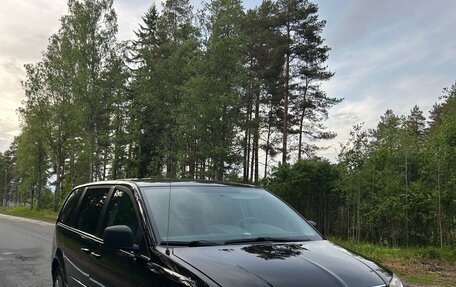 Chrysler Town & Country V рестайлинг, 2010 год, 1 200 000 рублей, 1 фотография