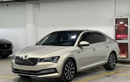 Skoda Superb III рестайлинг, 2023 год, 1 740 888 рублей, 1 фотография