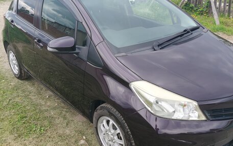 Toyota Vitz, 2013 год, 540 000 рублей, 4 фотография