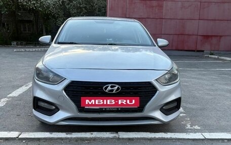 Hyundai Solaris II рестайлинг, 2017 год, 870 000 рублей, 3 фотография