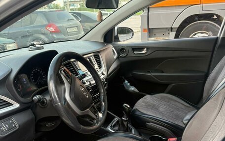Hyundai Solaris II рестайлинг, 2017 год, 870 000 рублей, 5 фотография