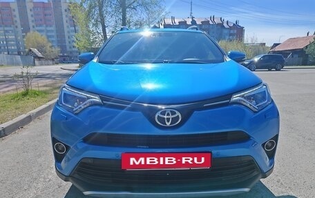 Toyota RAV4, 2016 год, 2 375 000 рублей, 4 фотография