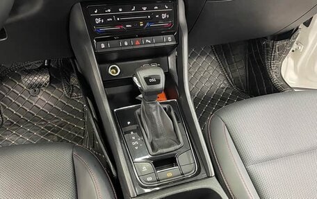 Skoda Karoq I, 2022 год, 1 860 000 рублей, 11 фотография