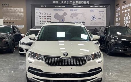 Skoda Karoq I, 2022 год, 1 860 000 рублей, 2 фотография