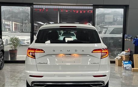 Skoda Karoq I, 2022 год, 1 860 000 рублей, 5 фотография