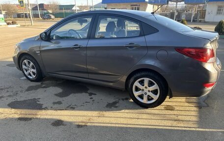 Hyundai Solaris II рестайлинг, 2014 год, 850 000 рублей, 3 фотография