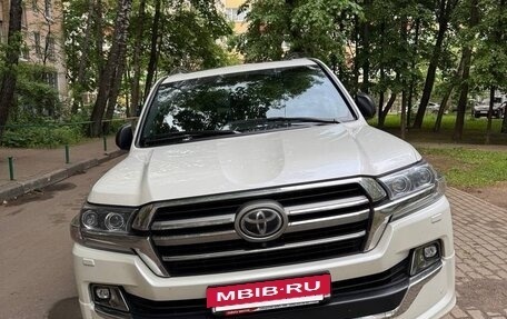 Toyota Land Cruiser 200, 2020 год, 9 000 000 рублей, 2 фотография