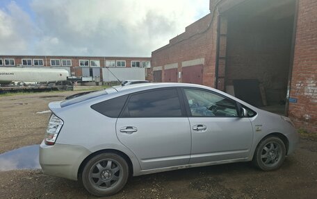 Toyota Prius, 2007 год, 800 000 рублей, 4 фотография