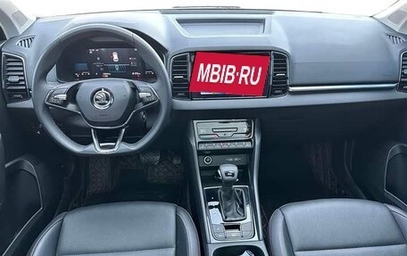Skoda Karoq I, 2022 год, 1 930 000 рублей, 8 фотография