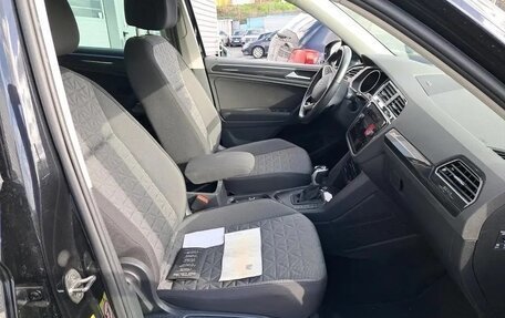 Volkswagen Tiguan II, 2022 год, 2 342 000 рублей, 6 фотография
