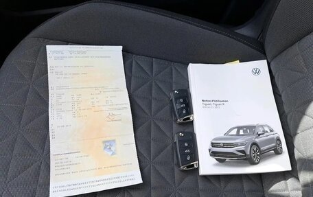 Volkswagen Tiguan II, 2022 год, 2 342 000 рублей, 11 фотография