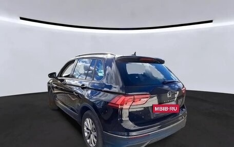 Volkswagen Tiguan II, 2022 год, 2 342 000 рублей, 4 фотография