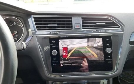 Volkswagen Tiguan II, 2022 год, 2 342 000 рублей, 8 фотография