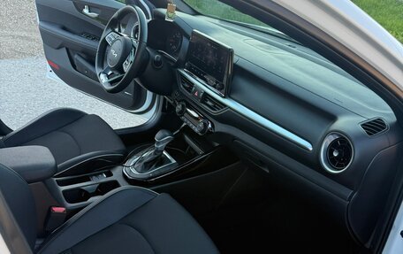 KIA Cerato IV, 2022 год, 2 350 000 рублей, 13 фотография