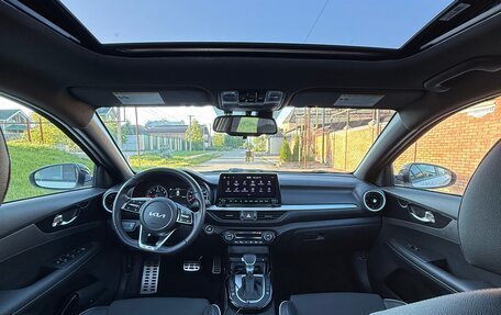 KIA Cerato IV, 2022 год, 2 350 000 рублей, 16 фотография