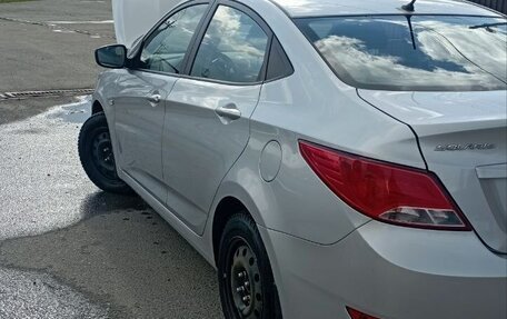 Hyundai Solaris II рестайлинг, 2016 год, 950 000 рублей, 3 фотография