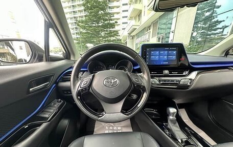 Toyota C-HR I рестайлинг, 2022 год, 1 665 000 рублей, 16 фотография