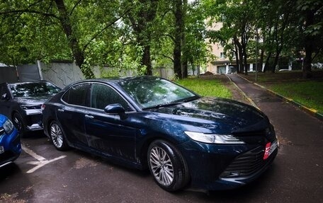 Toyota Camry, 2018 год, 2 700 000 рублей, 2 фотография