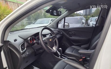 Chevrolet Trax, 2022 год, 965 000 рублей, 11 фотография
