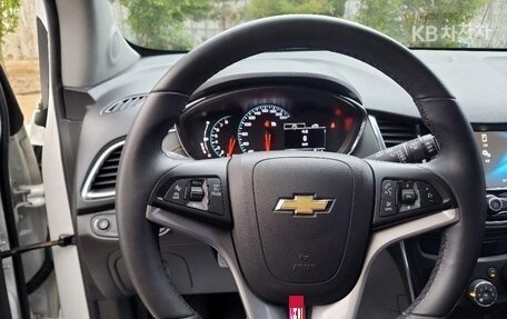 Chevrolet Trax, 2022 год, 965 000 рублей, 5 фотография