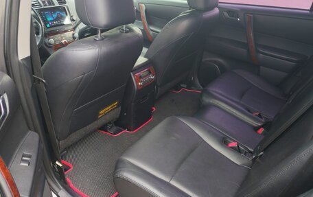 Toyota Highlander III, 2010 год, 1 950 000 рублей, 14 фотография
