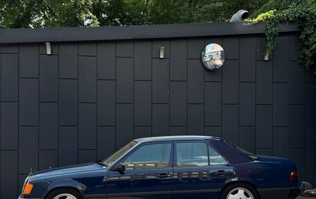 Mercedes-Benz E-Класс, 1992 год, 700 000 рублей, 4 фотография