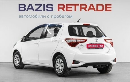 Toyota Vitz, 2019 год, 1 099 000 рублей, 8 фотография