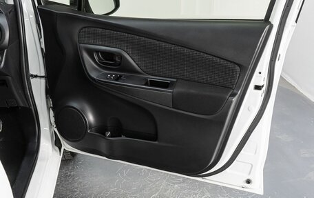 Toyota Vitz, 2019 год, 1 099 000 рублей, 11 фотография
