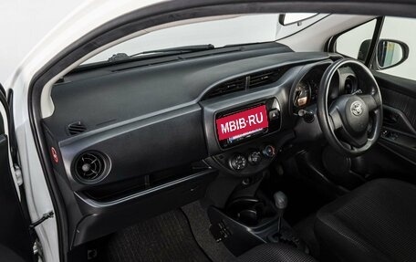 Toyota Vitz, 2019 год, 1 099 000 рублей, 15 фотография