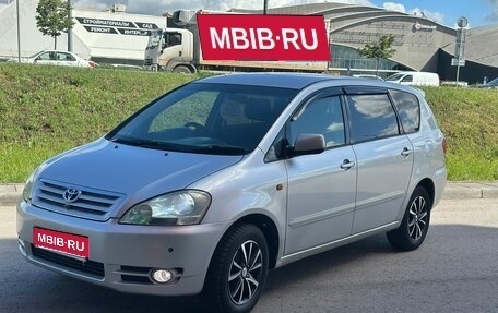 Toyota Ipsum II, 2002 год, 745 000 рублей, 1 фотография