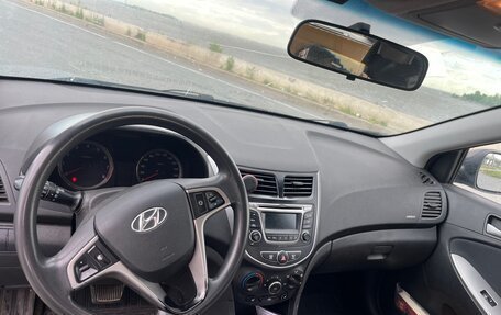 Hyundai Solaris II рестайлинг, 2015 год, 686 000 рублей, 11 фотография