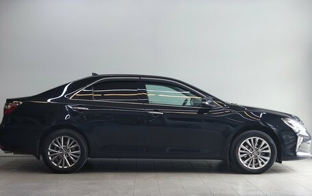 Toyota Camry, 2017 год, 2 190 000 рублей, 4 фотография