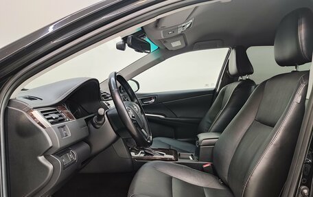 Toyota Camry, 2017 год, 2 190 000 рублей, 14 фотография