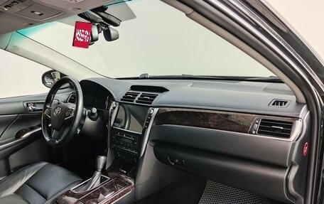 Toyota Camry, 2017 год, 2 190 000 рублей, 19 фотография
