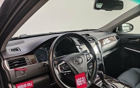 Toyota Camry, 2017 год, 2 190 000 рублей, 13 фотография