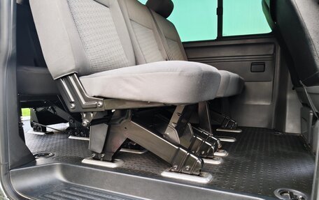 Volkswagen Caravelle T5, 2008 год, 1 900 000 рублей, 12 фотография
