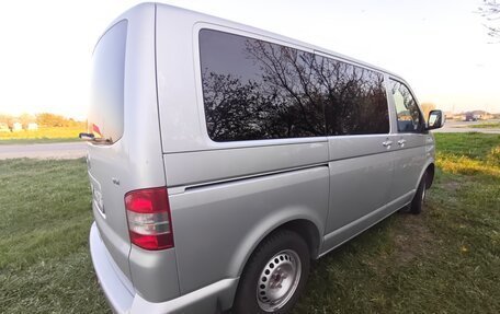 Volkswagen Caravelle T5, 2008 год, 1 900 000 рублей, 8 фотография
