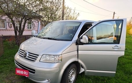 Volkswagen Caravelle T5, 2008 год, 1 900 000 рублей, 3 фотография