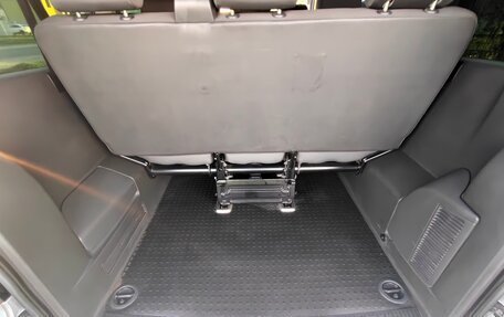 Volkswagen Caravelle T5, 2008 год, 1 900 000 рублей, 25 фотография