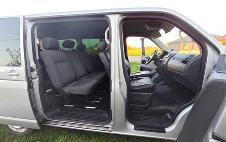 Volkswagen Caravelle T5, 2008 год, 1 900 000 рублей, 26 фотография