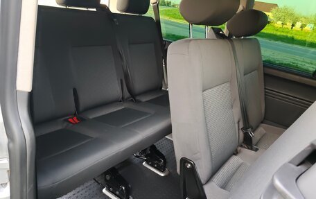 Volkswagen Caravelle T5, 2008 год, 1 900 000 рублей, 15 фотография