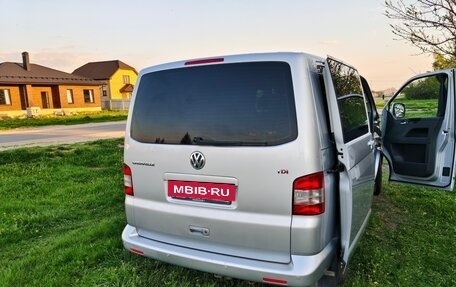 Volkswagen Caravelle T5, 2008 год, 1 900 000 рублей, 6 фотография