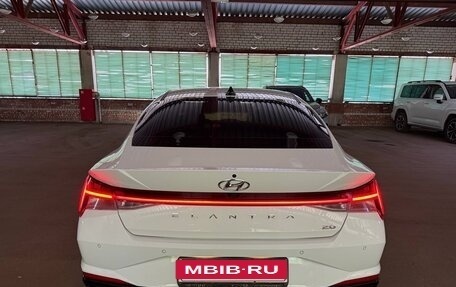 Hyundai Elantra, 2021 год, 2 300 000 рублей, 3 фотография