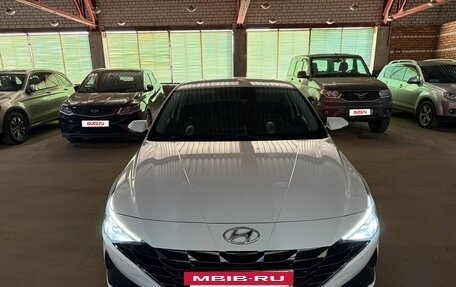 Hyundai Elantra, 2021 год, 2 300 000 рублей, 2 фотография